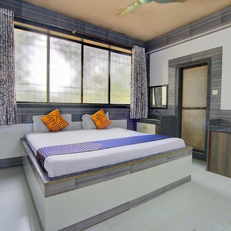 Spot On 63917 Hotel Dolphin Garden Колад Екстер'єр фото